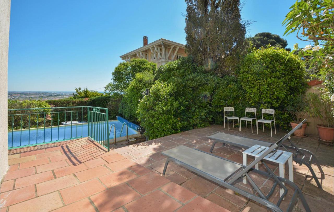 Cozy Home In Sete With Outdoor Swimming Pool Екстер'єр фото