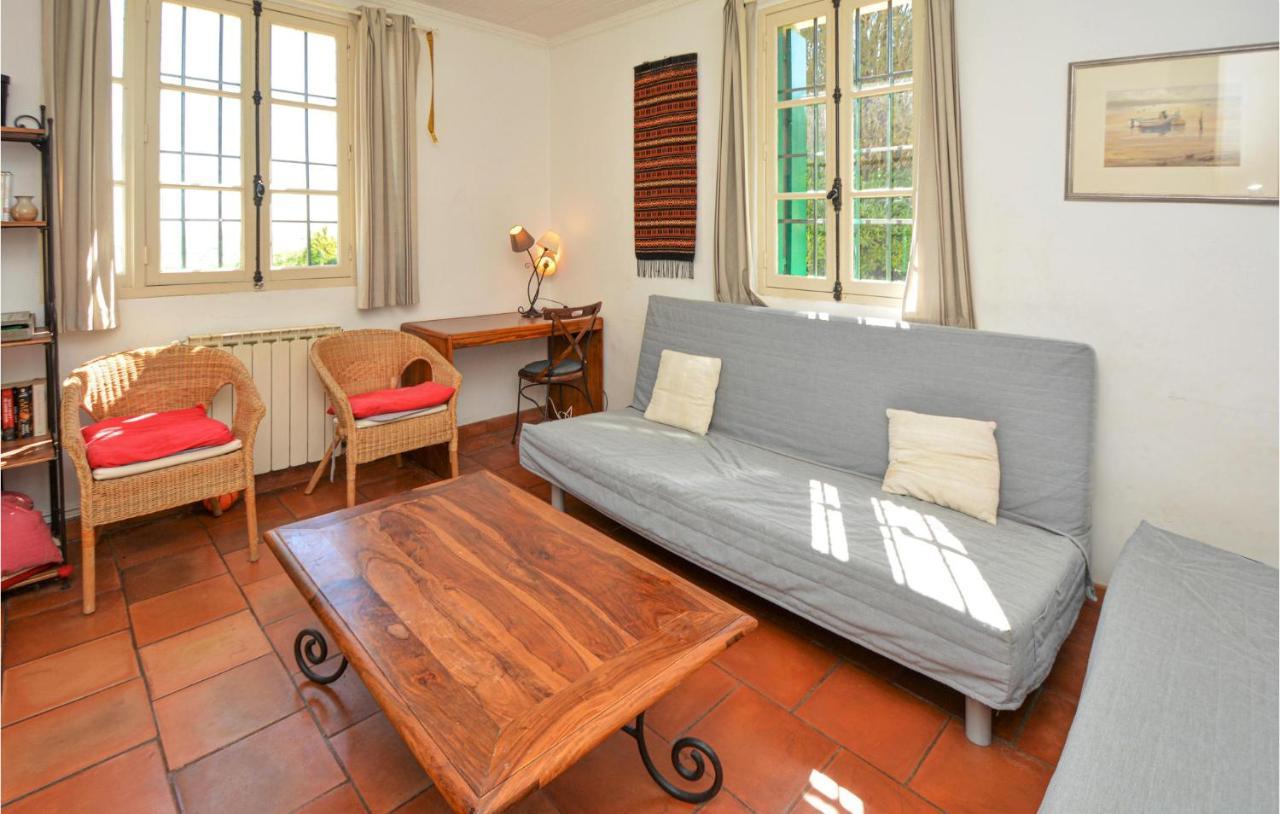 Cozy Home In Sete With Outdoor Swimming Pool Екстер'єр фото