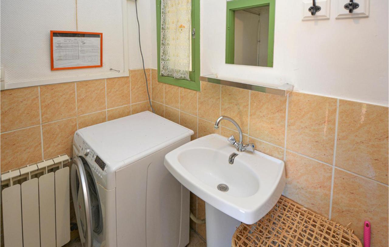Cozy Home In Sete With Outdoor Swimming Pool Екстер'єр фото